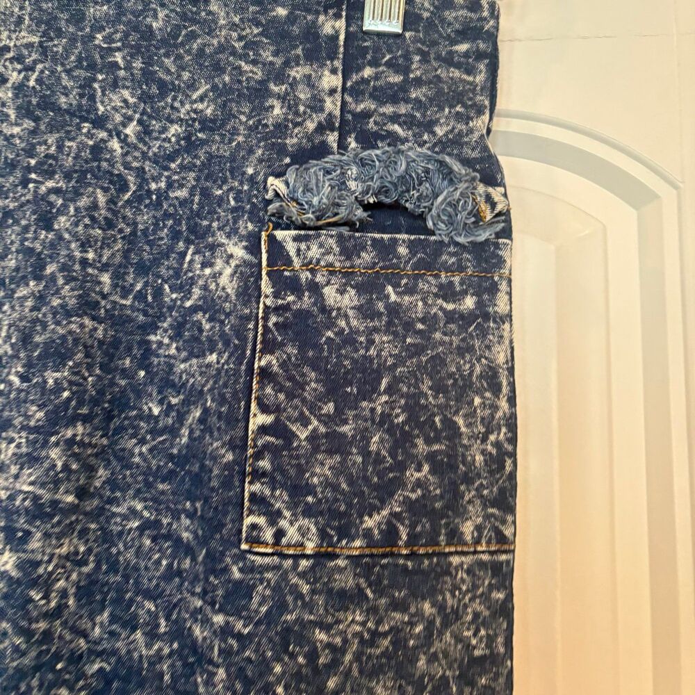 36 Point 5 Acid Wash Skirt Size Medium‎ - Picture 6 of 11